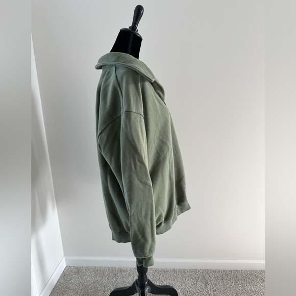 Women’s Crop Shop Boutique Oversized Collar Sweatshirt in Clover - Picture 5 of 7